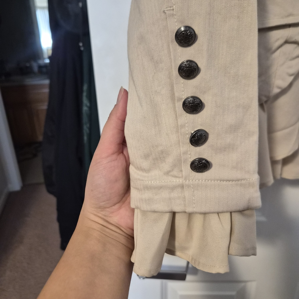 Free People Women's Ruffled Button-Front Draped Romance Jacket In Natural - Picture 6 of 10
